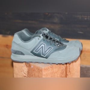 New Balance 574 (Women’s 8.5)